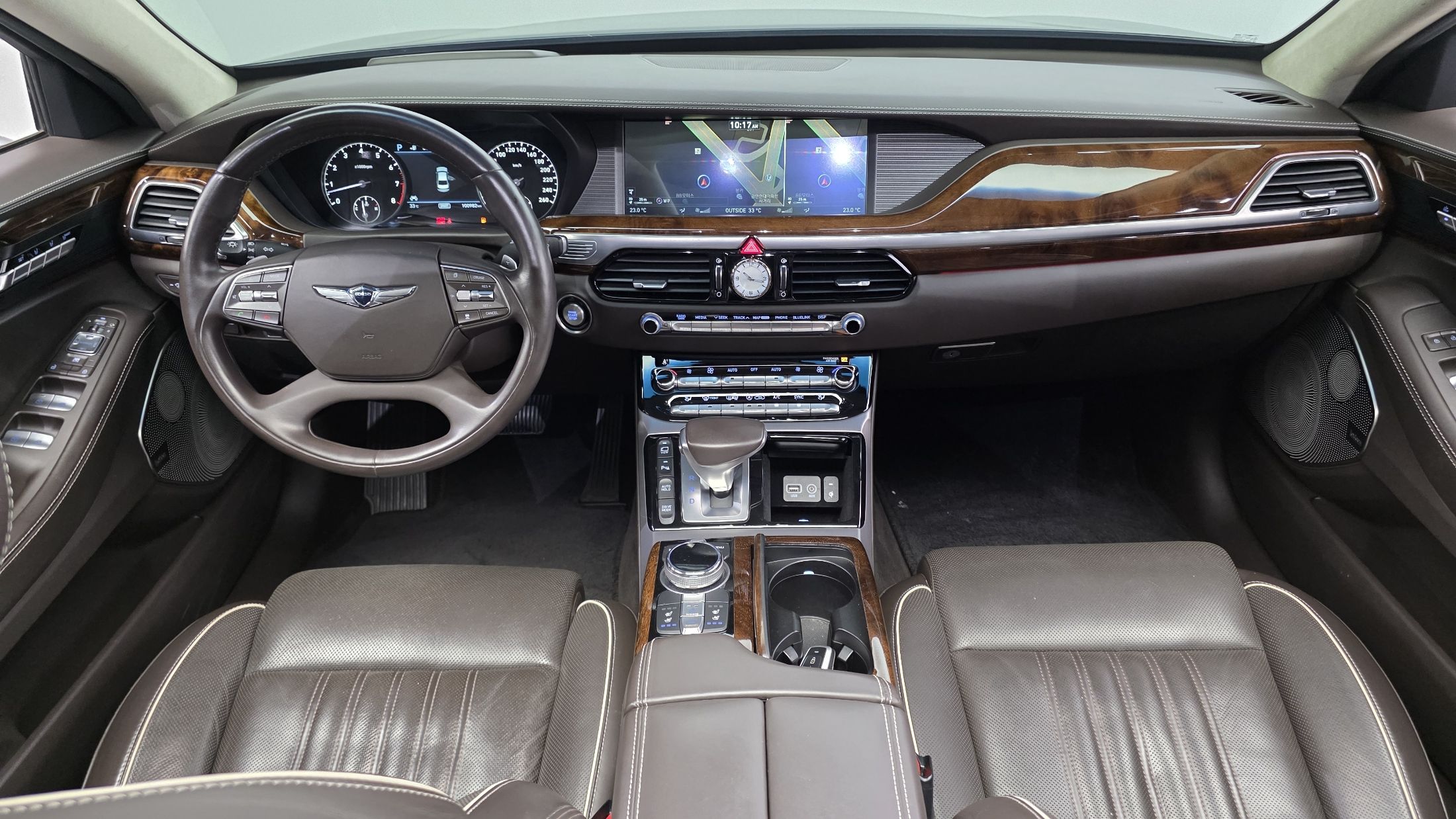 GENESIS EQ900 2016