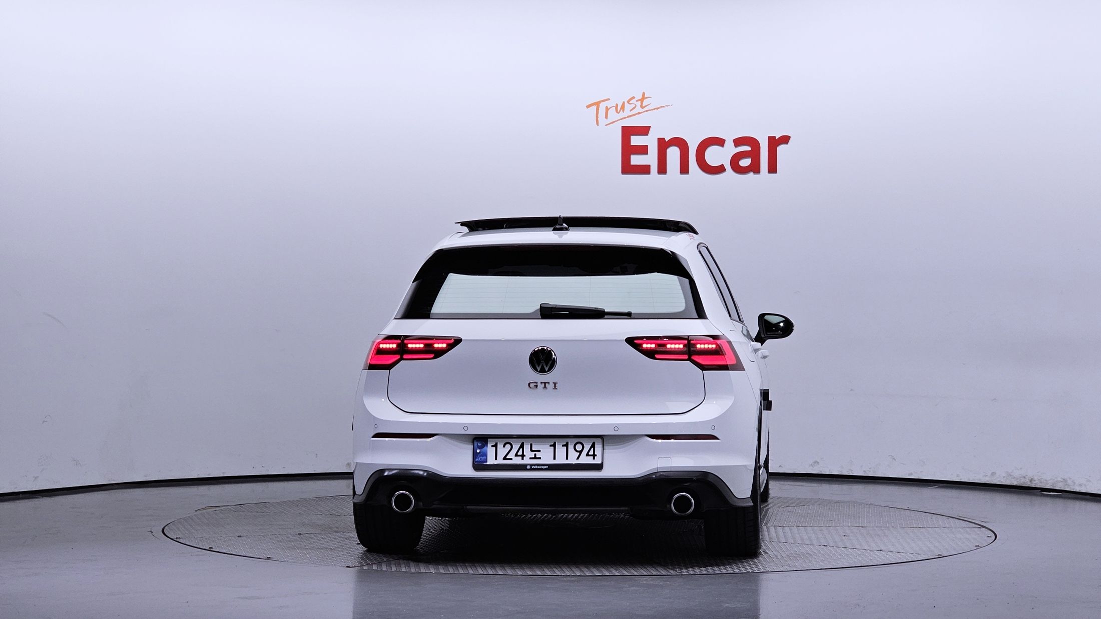 VOLKSWAGEN GOLF 2024