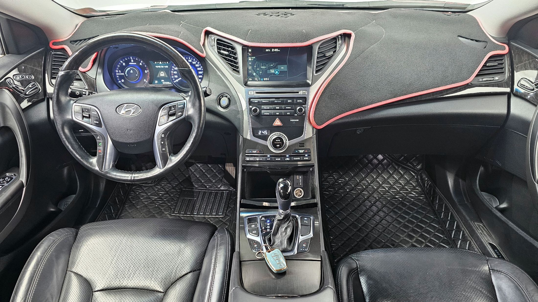 HYUNDAI GRANDEUR HG 2015