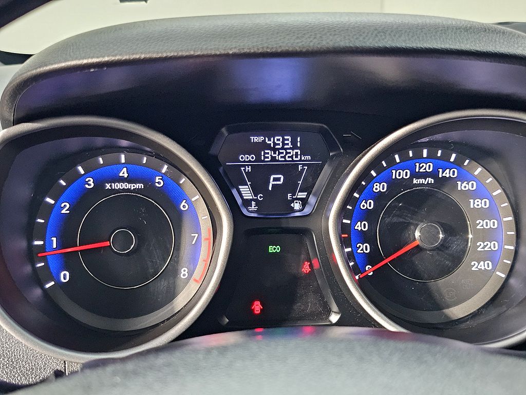 HYUNDAI AVANTE MD 2011