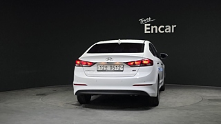HYUNDAI AVANTE AD 2016