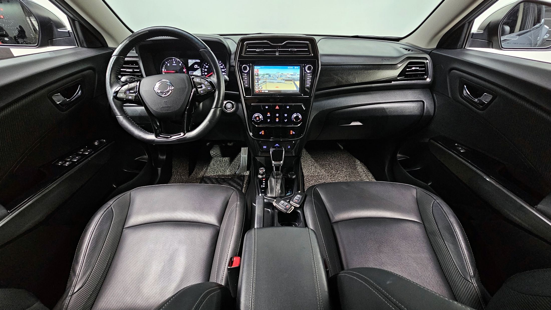 SSANGYONG TIVOLI VERY NEW 2019