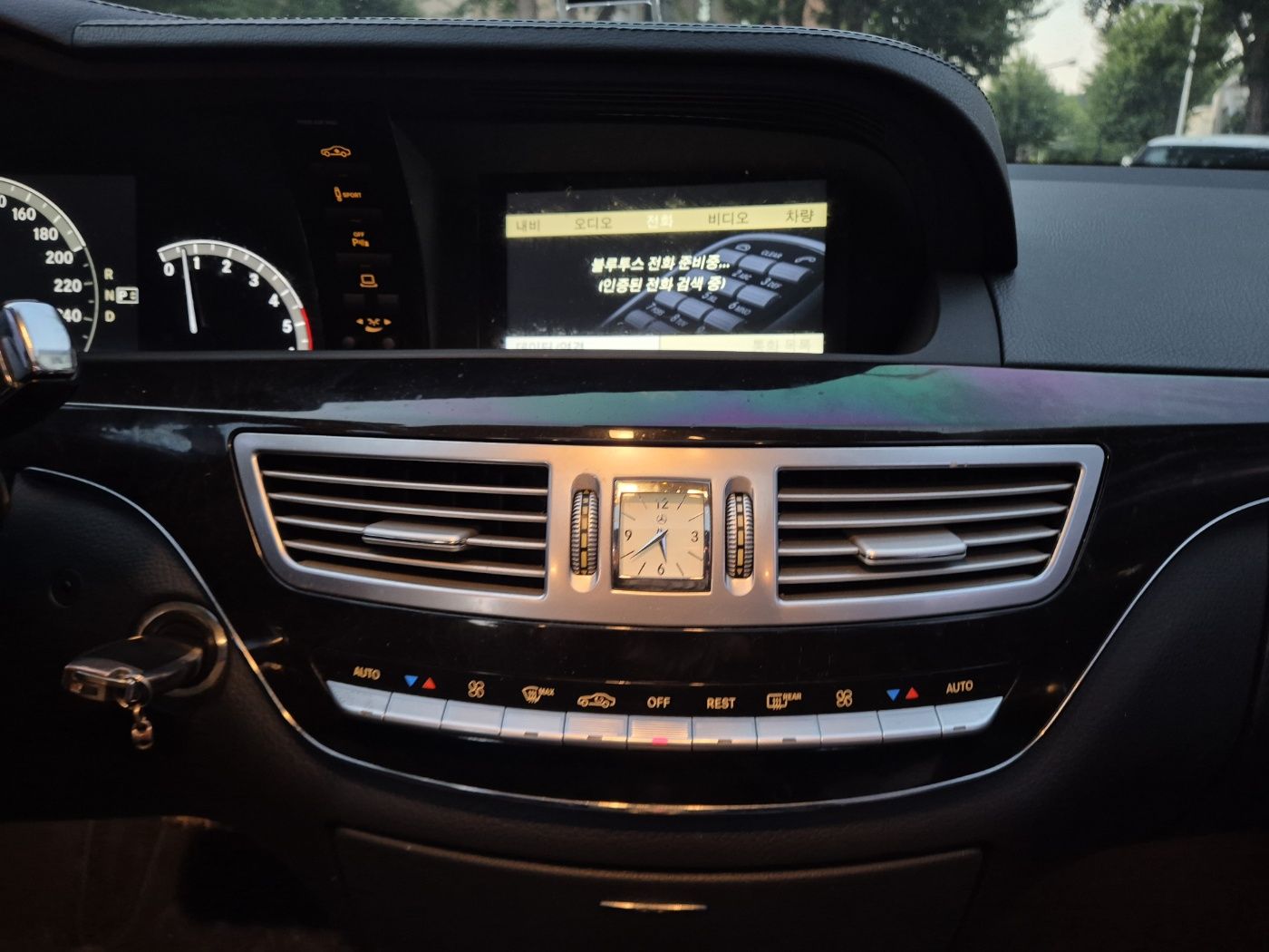 MERCEDES BENZ S-CLASS W221 2010