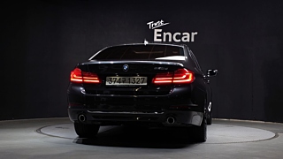 BMW 5-SERIES G30 2019