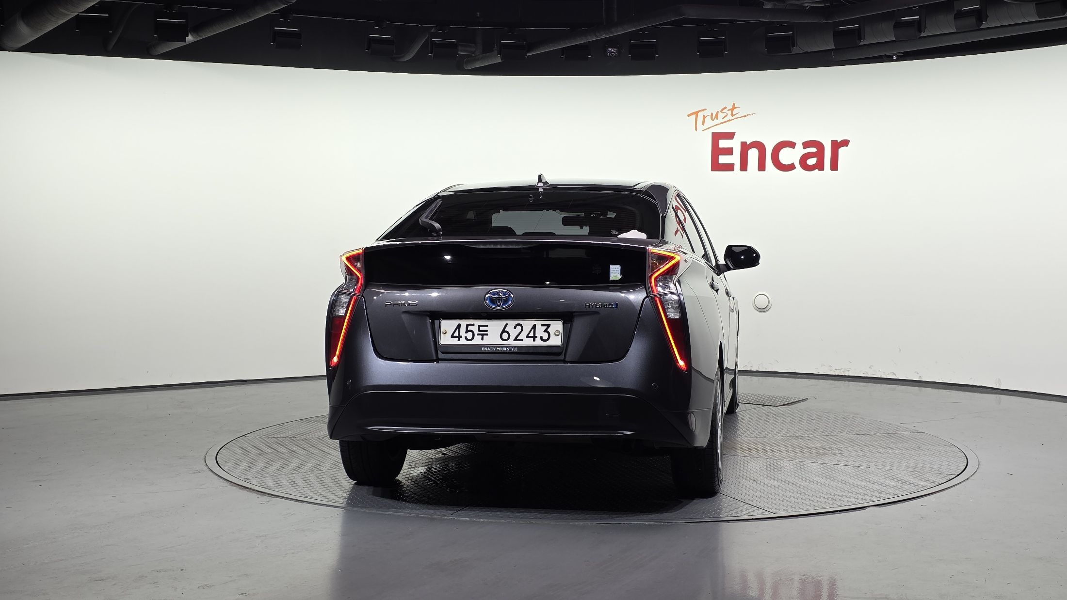 TOYOTA PRIUS 2018