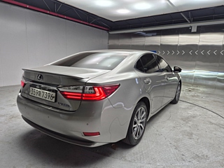LEXUS ES300H 2016
