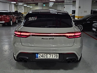 PORSCHE MACAN 2022