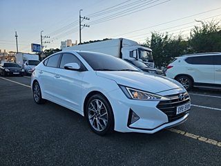 HYUNDAI AVANTE AD 2019