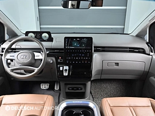 HYUNDAI STARIA  Lounge 9 Seater 2021