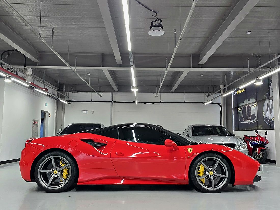 FERRARI 488 GTB 2017
