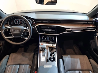 AUDI A6 C8  45 TFSI Premium 2025