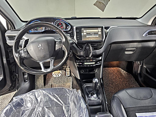 PEUGEOT 2008 2016