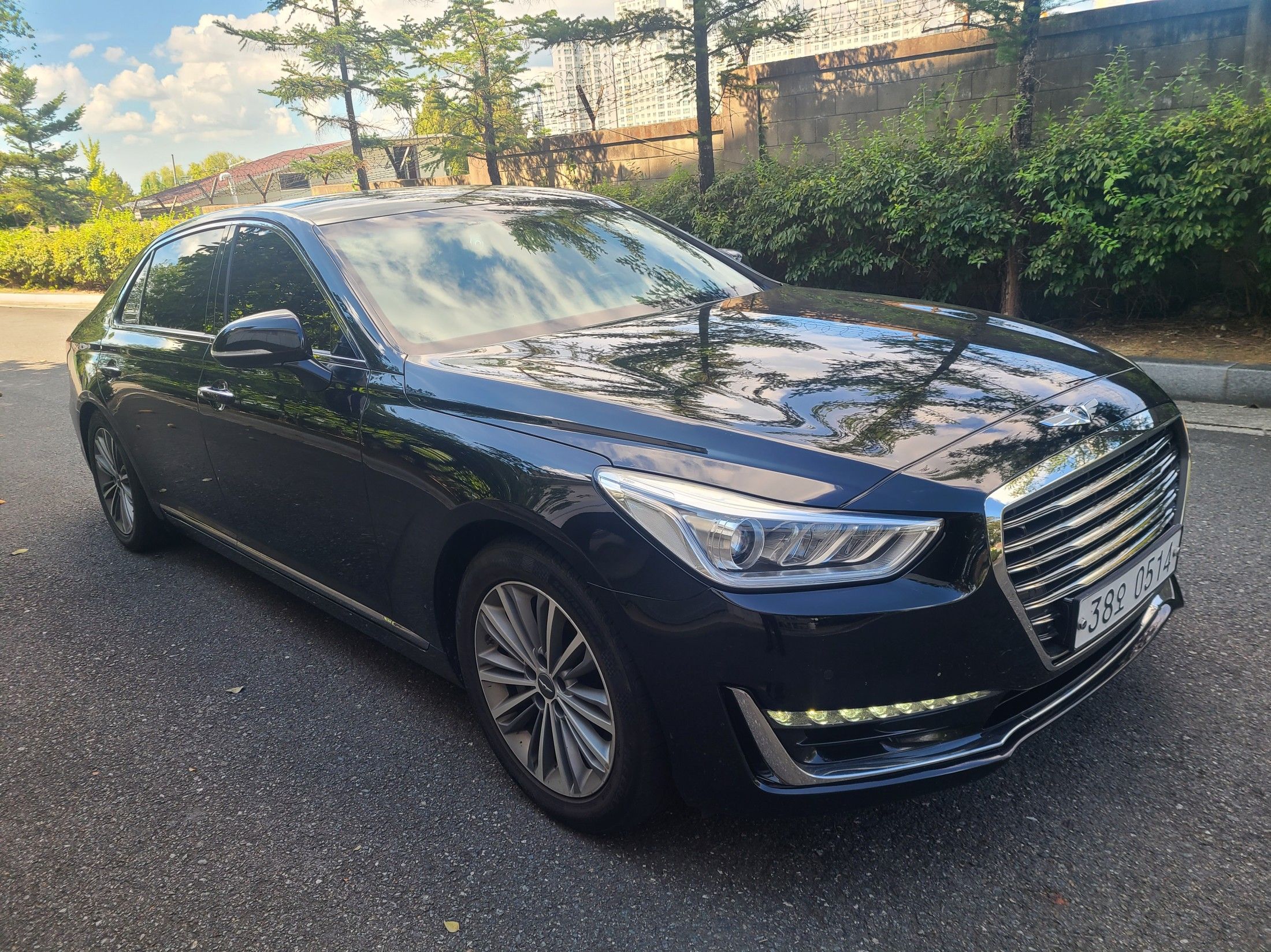 GENESIS EQ900 2016