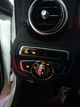 MERCEDES BENZ C-CLASS W205 2016