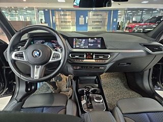 BMW 1-SERIES F40 2023