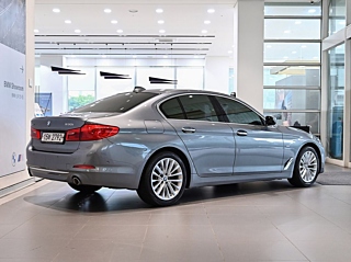 BMW 5-SERIES G30 2018