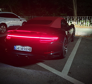 PORSCHE 911 2016