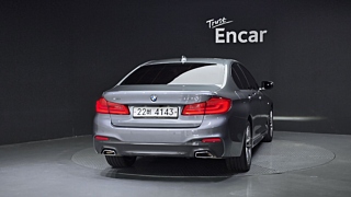 BMW 5-SERIES G30 2017