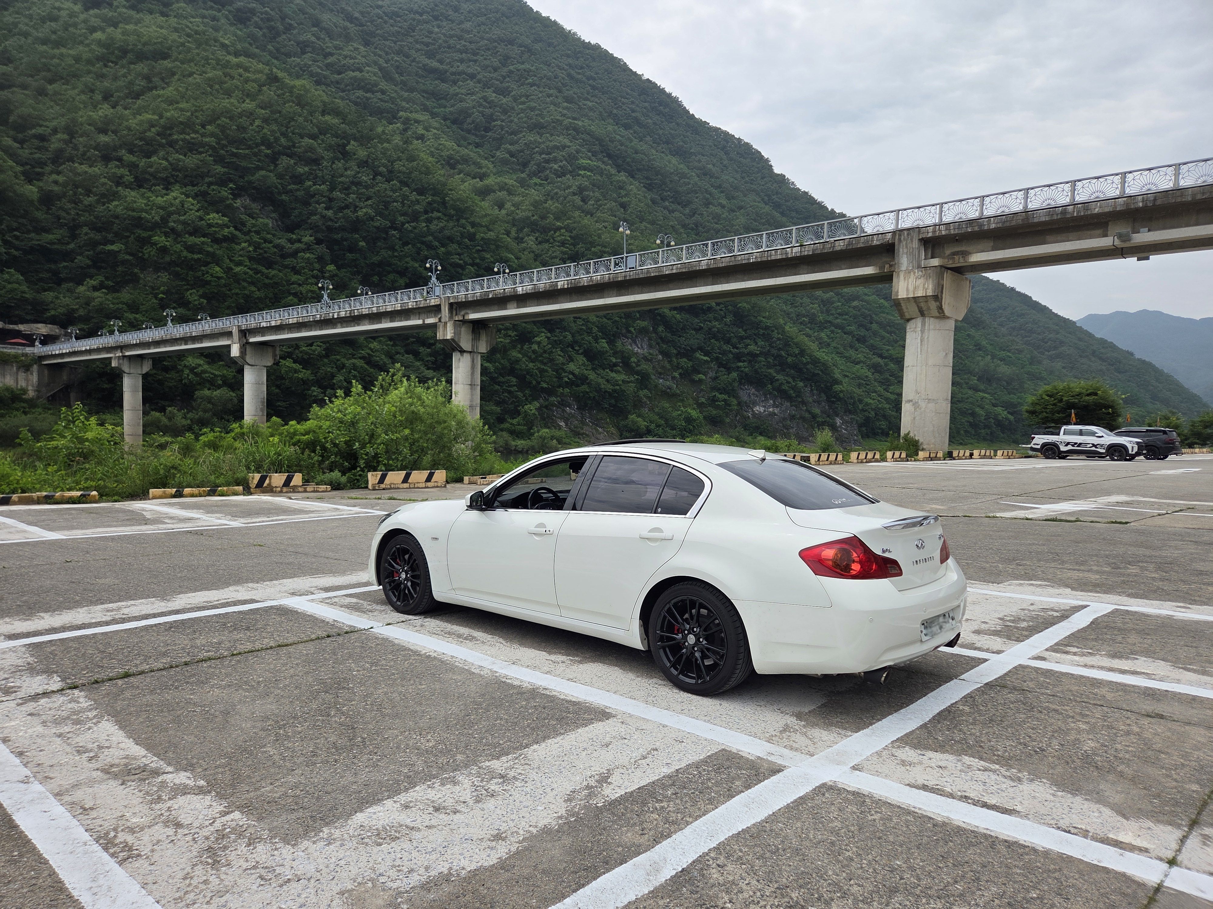INFINITI G37 2008