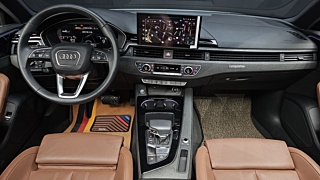 AUDI A4 B9 2023