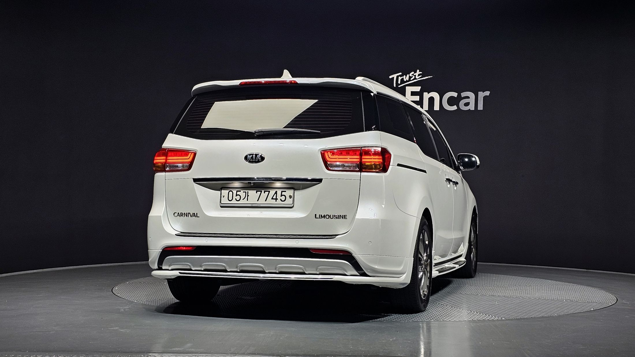 KIA CARNIVAL 2015