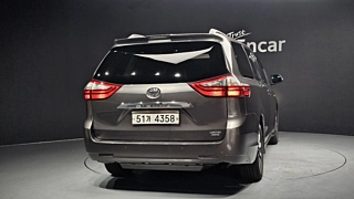 TOYOTA SIENNA 2018