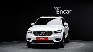 VOLVO XC40  2021