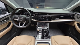 AUDI Q7 4M 2023