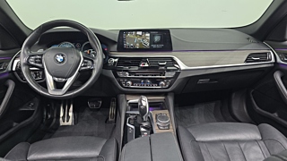 BMW 5-SERIES G30 2017