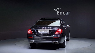 MERCEDES BENZ E-CLASS W213 2019
