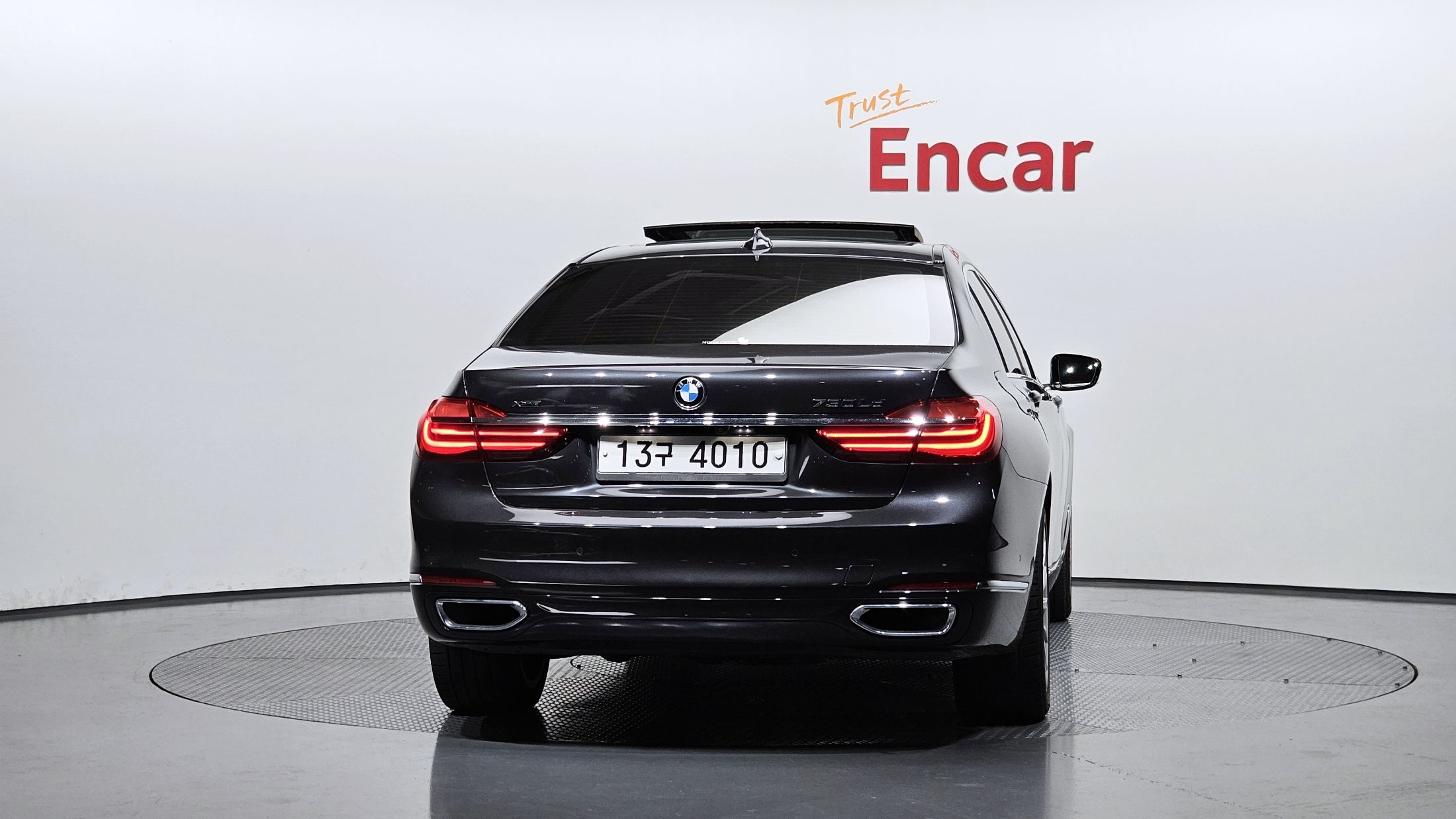 BMW 7-SERIES G11 2016