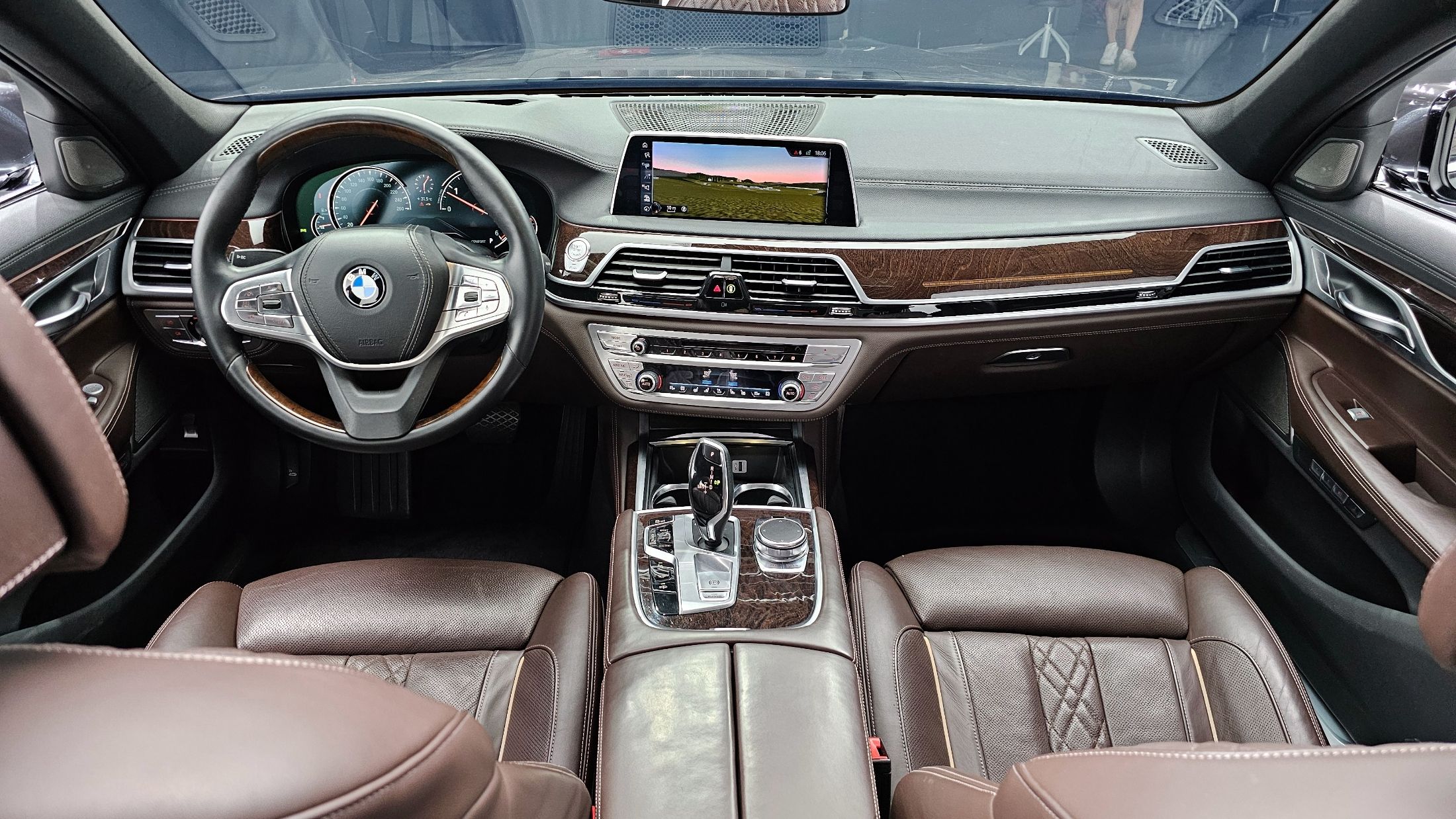 BMW 7-SERIES G11 2016