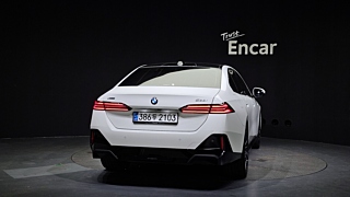 BMW 5-SERIES G60 2024