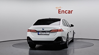 BMW 5-SERIES G60 2024
