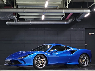 FERRARI F8 TRIBUTO  2021