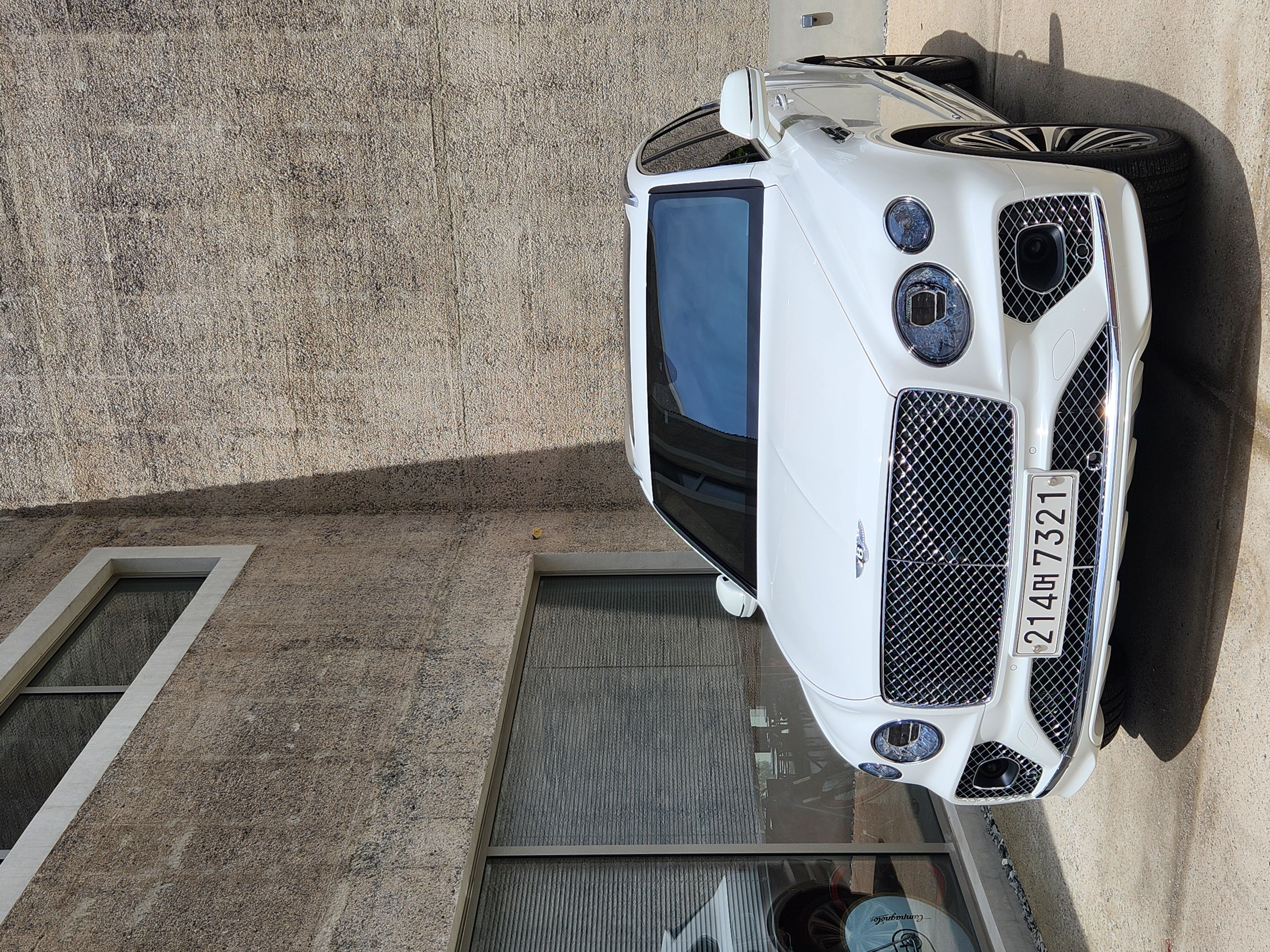 BENTLEY BENTAYGA 2021