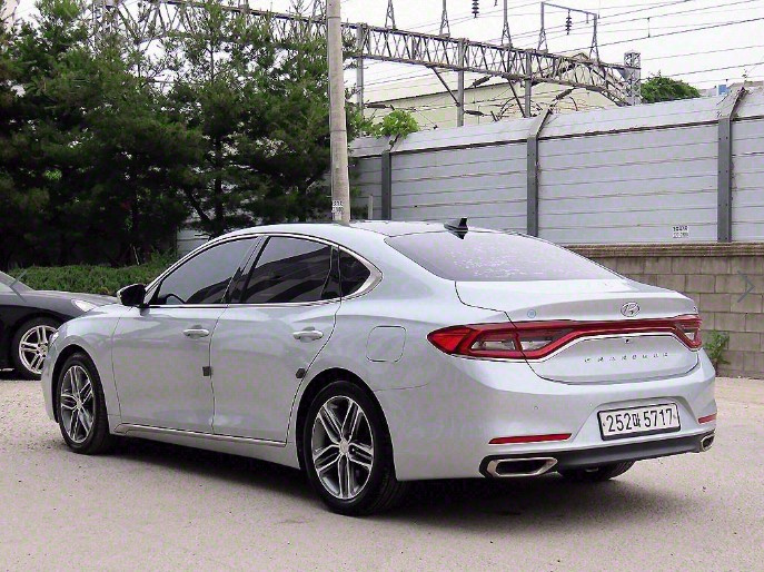 HYUNDAI GRANDEUR IG 2016