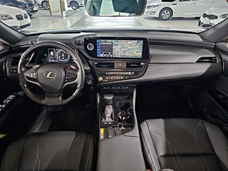 LEXUS ES300H  7 GENERATION Executive 2024