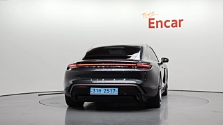 PORSCHE TAYCAN 2022