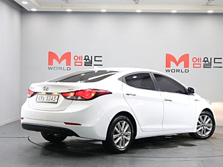 HYUNDAI AVANTE  2013