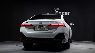 BMW 5-SERIES G60 2024