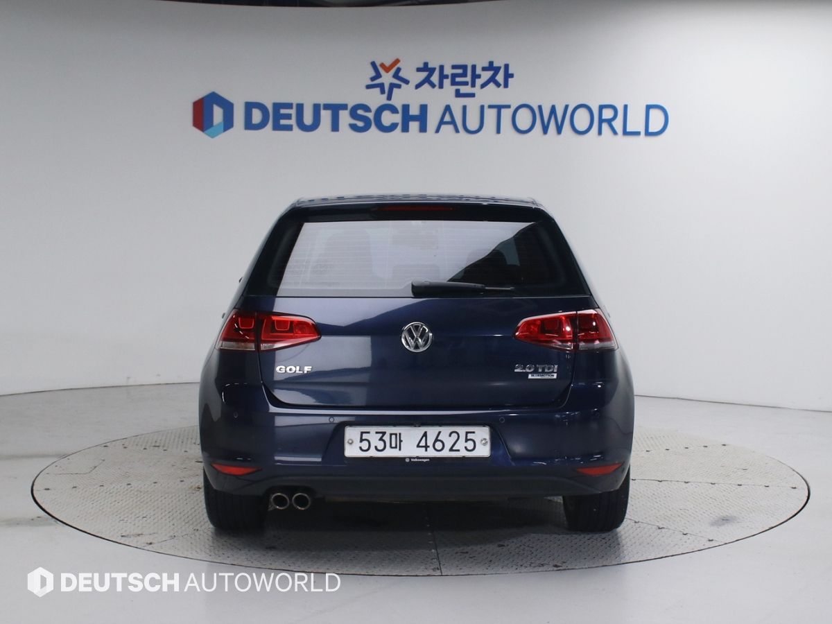 VOLKSWAGEN GOLF 2015