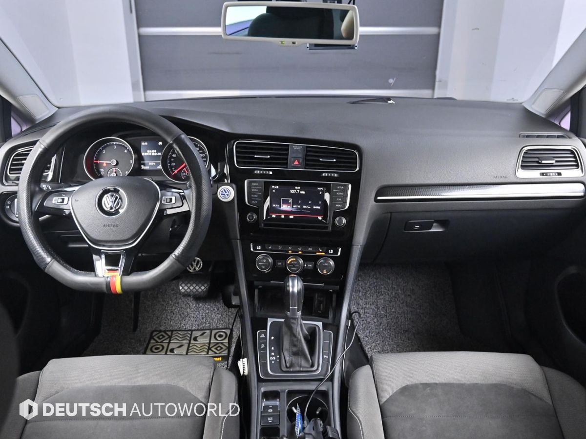 VOLKSWAGEN GOLF 2015