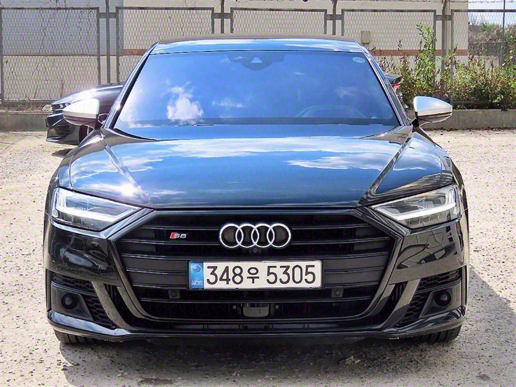 AUDI S8 D5 2021