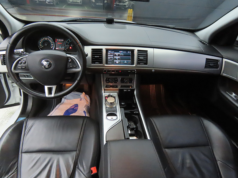 JAGUAR XF 2014