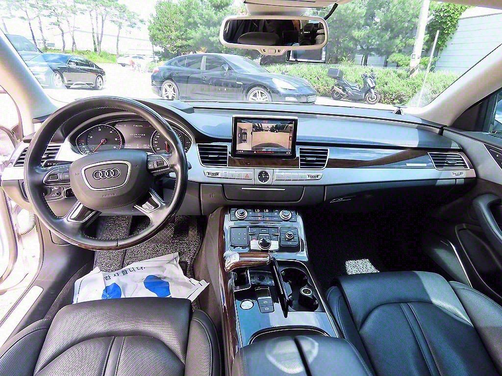 AUDI A8 2015