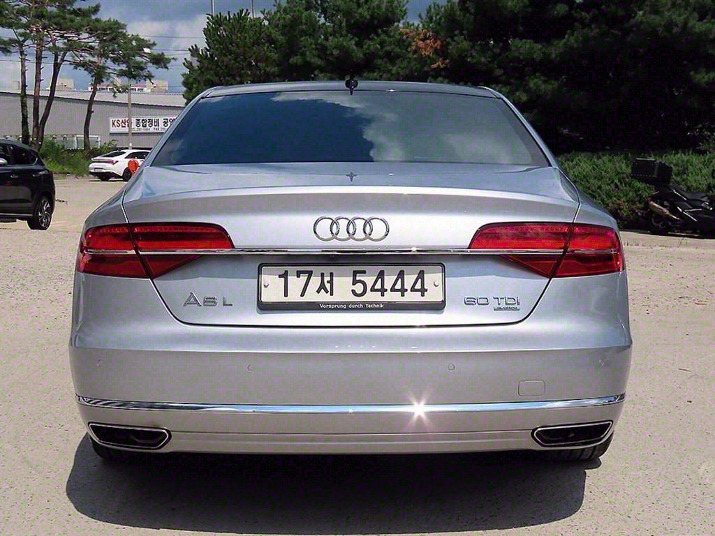 AUDI A8 2015