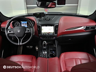 MASERATI LEVANTE 2017