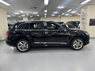AUDI Q7 4M 2022