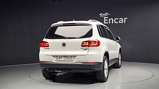 VOLKSWAGEN TIGUAN 2016